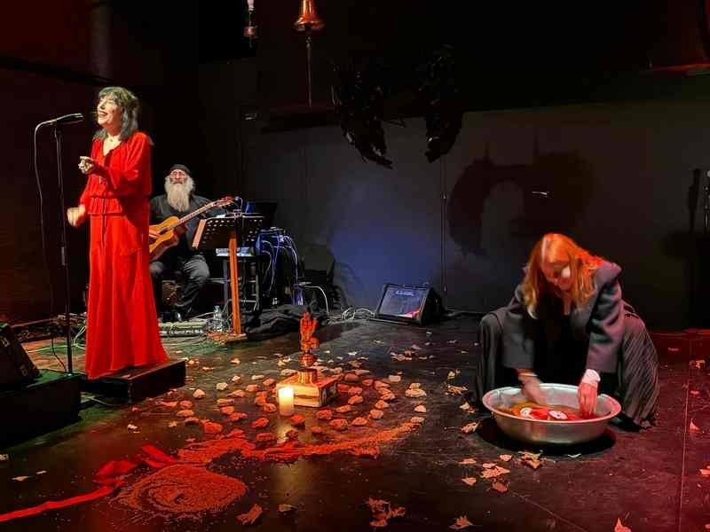 Σκηνή — ερμηνεία & δράση